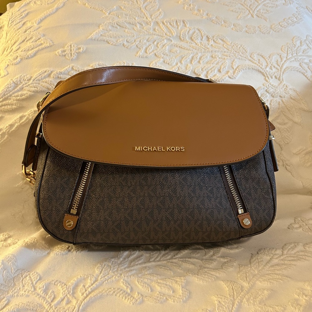 Michael Kors Tan and Brown Shoulder Bag